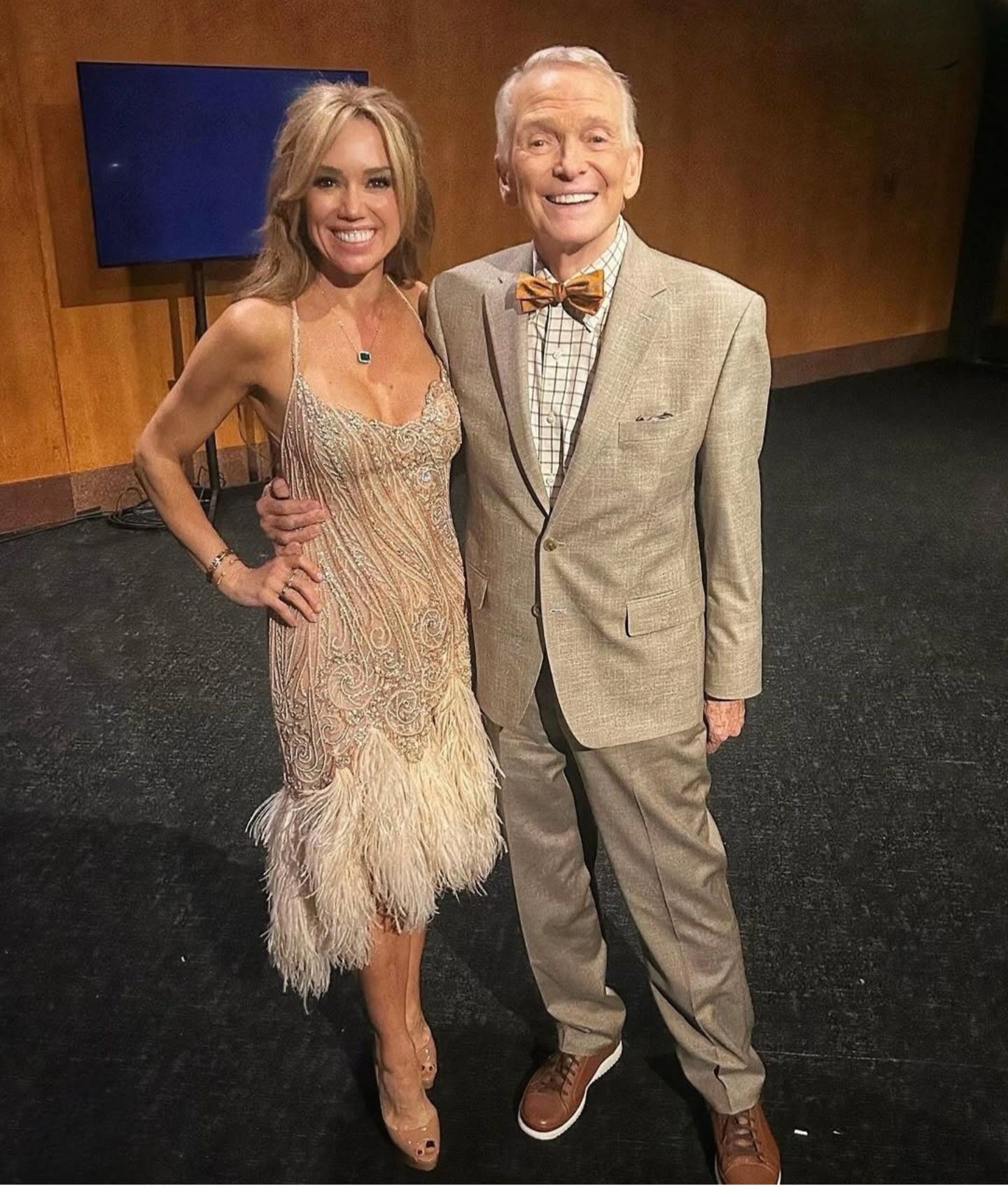 Yellow Gold Green Emerald Halo Necklace