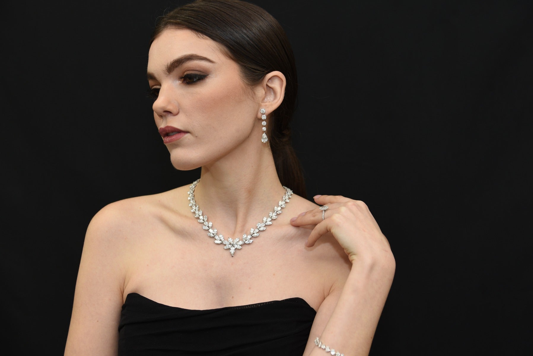 Graduated Round Diamonds and Pear Dangling Earrings - Elgrissy Diamonds