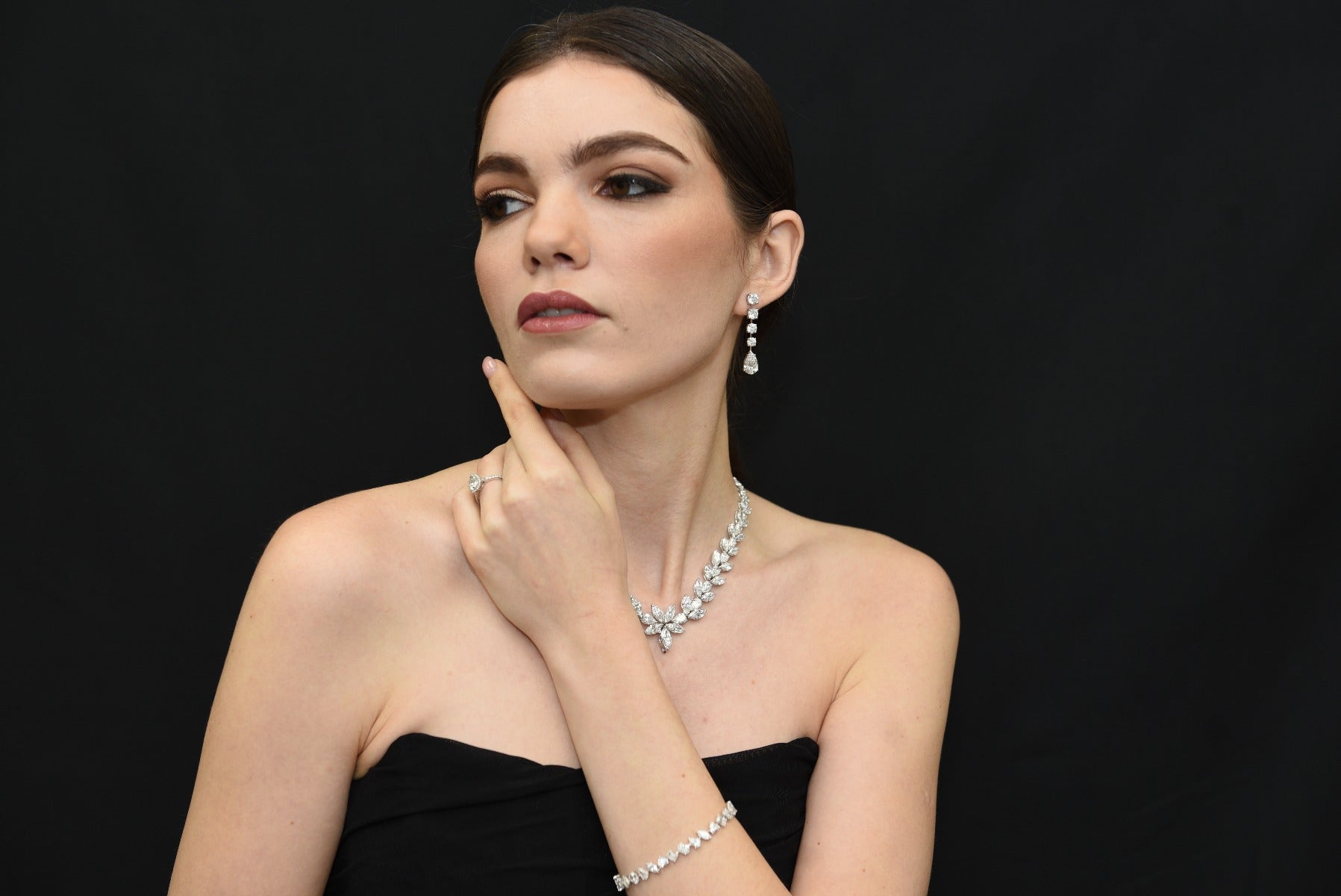 Graduated Round Diamonds and Pear Dangling Earrings - Elgrissy Diamonds