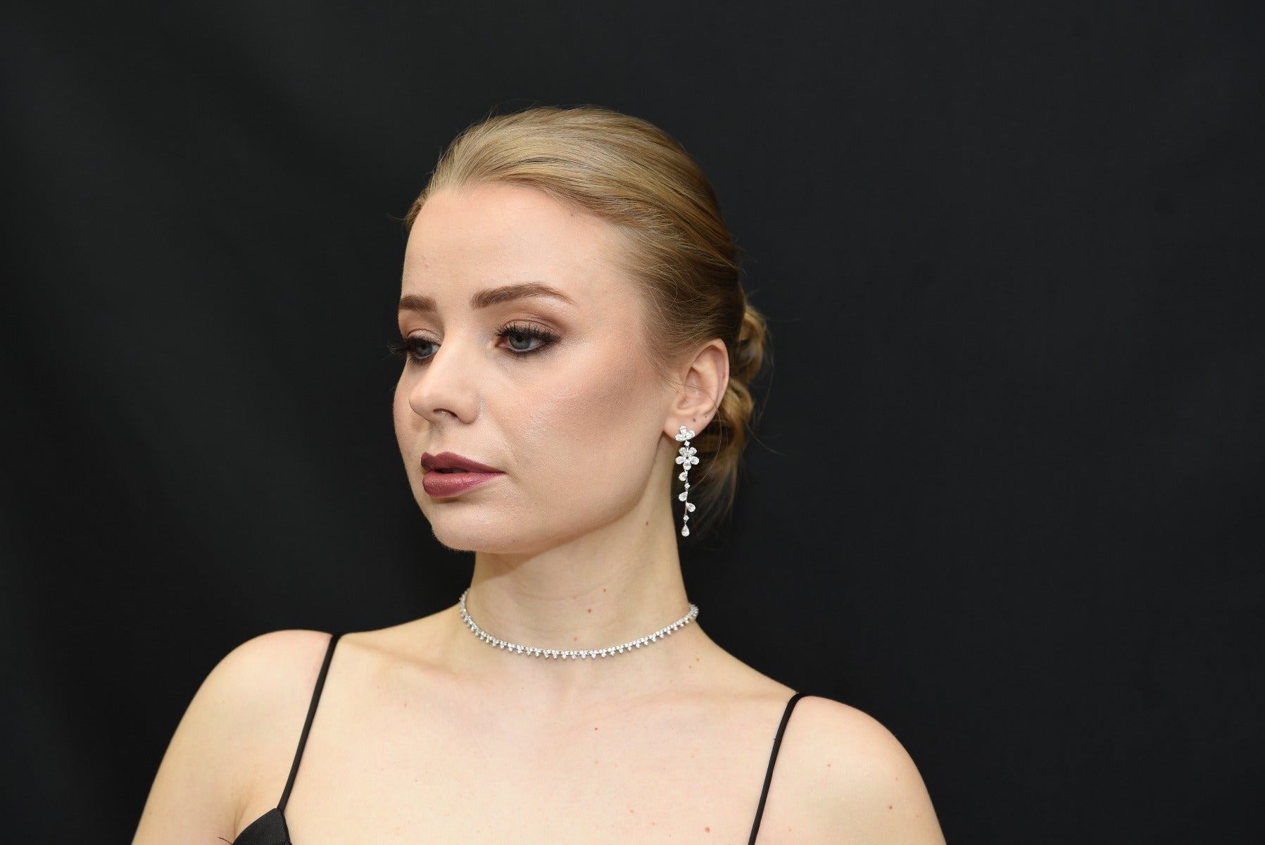 Delicate Flower Drop Earrings - Elgrissy Diamonds