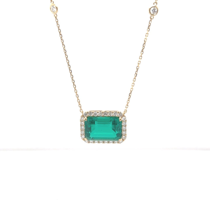 Emerald Halo Necklace Yellow Gold - Elgrissy Diamonds