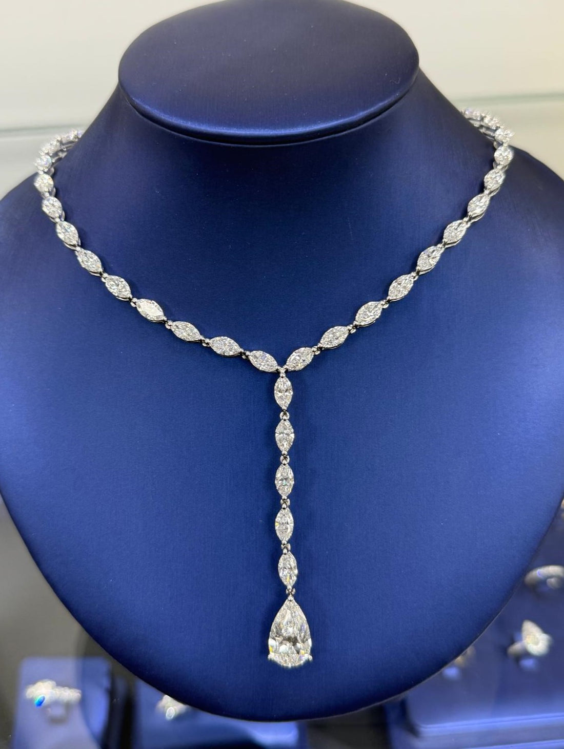 Marquise and Pear Diamonds Lariat Necklace