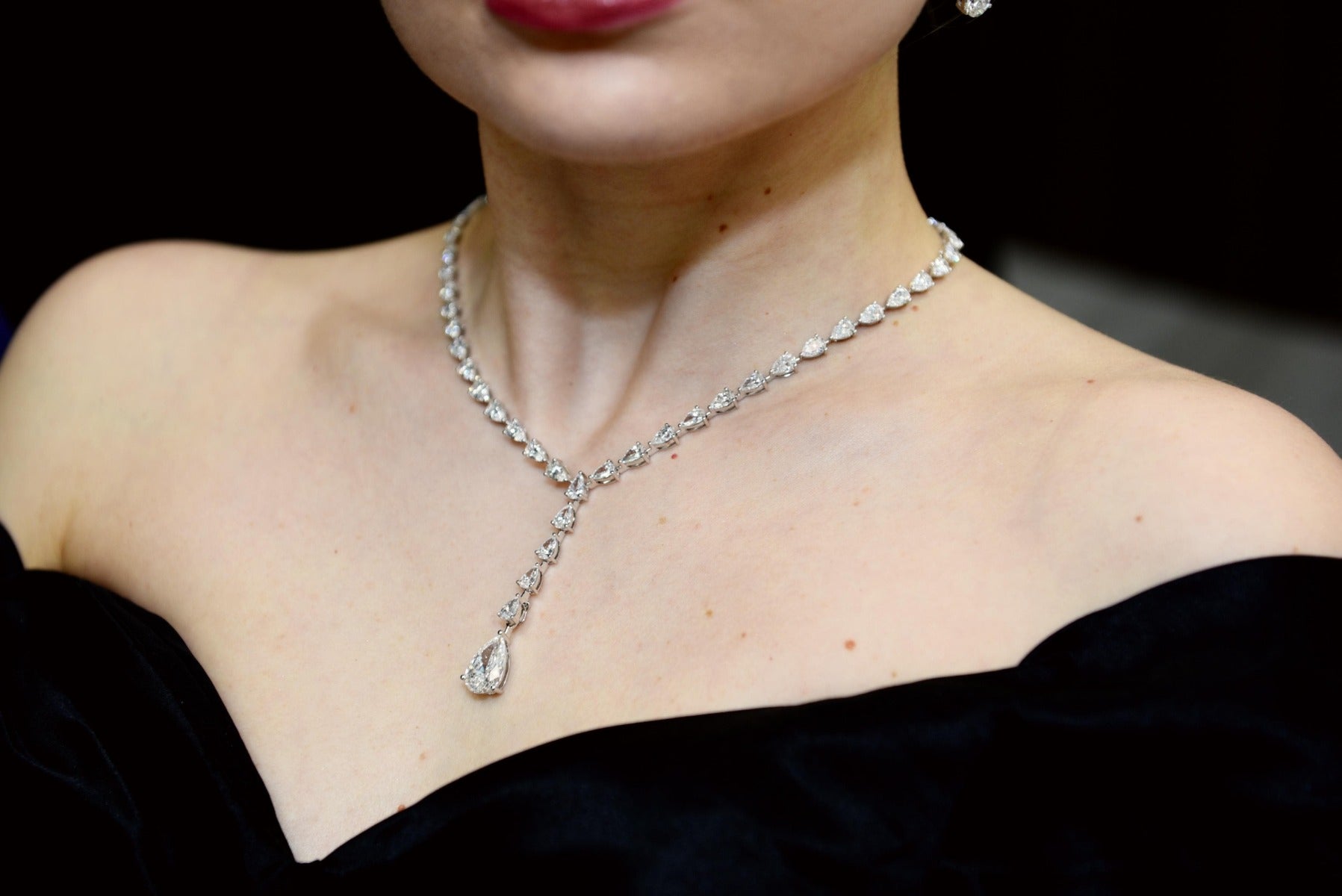 Pear Shape Diamonds Lariat Necklace - Elgrissy Diamonds